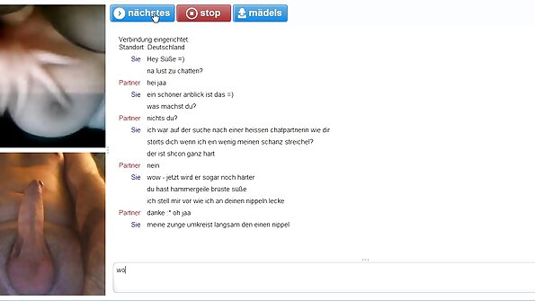 Velikoguza slatkica jaše falus dečka u prostranoj sobi